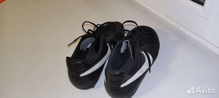 Футбольные бутсы nike оригинал 38 eur