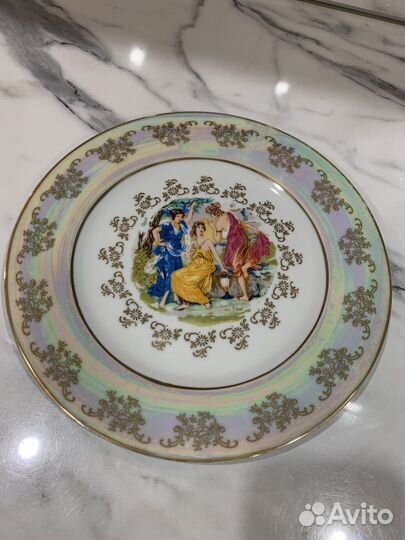 Настенная тарелка