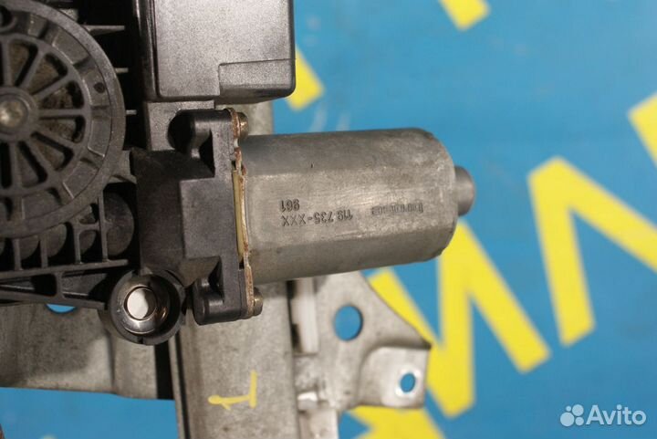 Передний левый стеклоподъемник Toyota Avensis