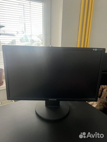Монитор Samsung