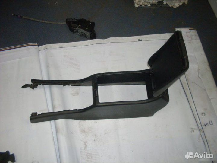 Подлокотник Mercedes-Benz E-Class W210