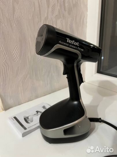 Ручной отпариватель Tefal Access Steam Force DT827