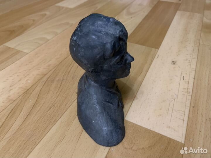 Бюст Есенина