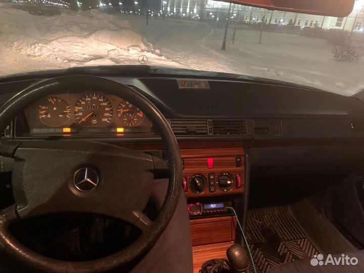 Mercedes-Benz W124 2.3 МТ, 1991, 320 000 км
