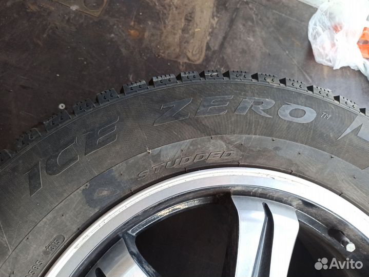 Pirelli Ice Zero 235/65 R17 108T