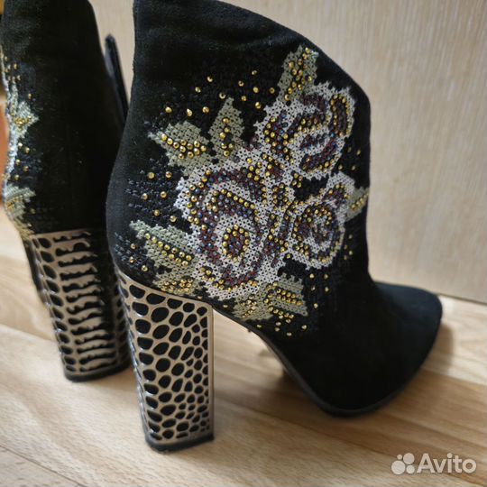 Ботильоны натуральная замша 35