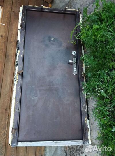 Дверь входная металлическая