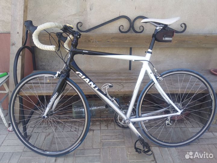 Шоссейный велосипед Giant SCR4