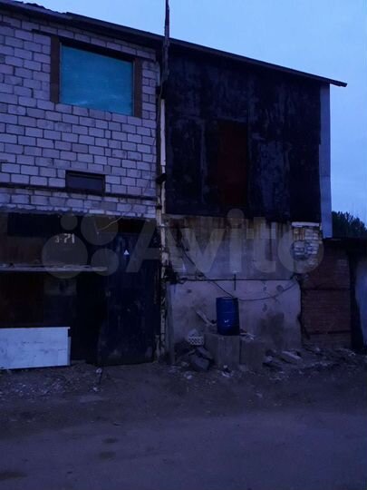 Гараж, > 30 м²