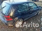 Volkswagen Golf 2000 г на запчасти