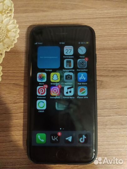 iPhone 8, 64 ГБ