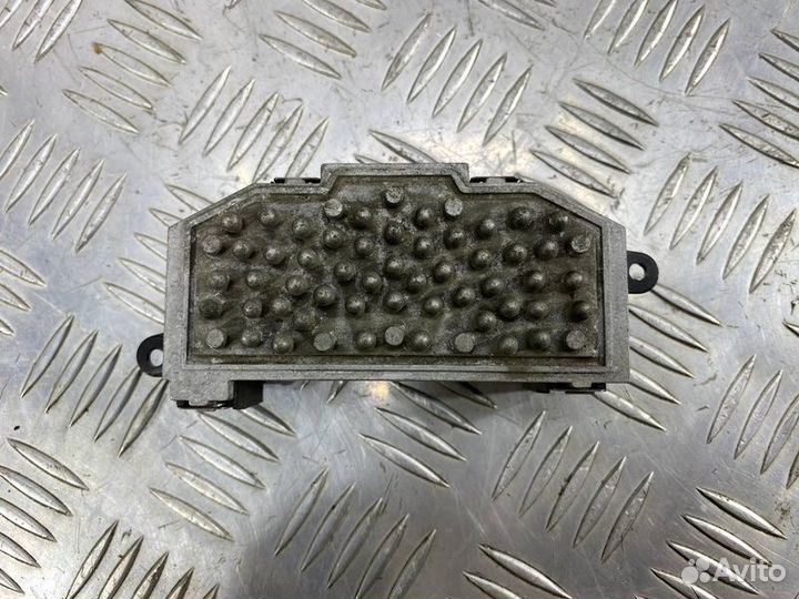 Резистор отопителя (печки) Volkswagen Tiguan 5N1