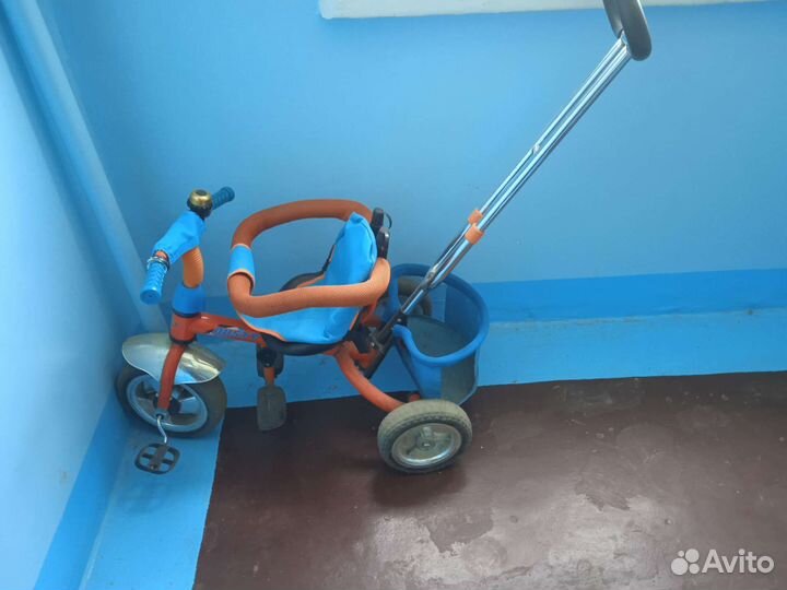 Детский велосипед трехколесный с ручкой