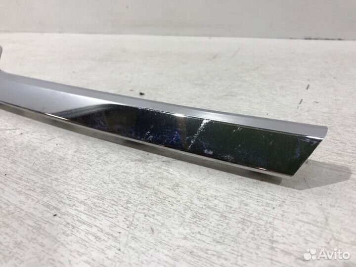 Хром решетки радиатора передний правый Mitsubishi