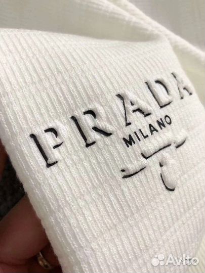 Футболка Prada
