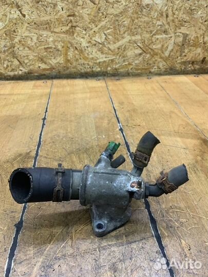 Корпус термостата Opel Astra H Z19DTH 2009