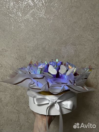 Букет из бабочек в корзинке