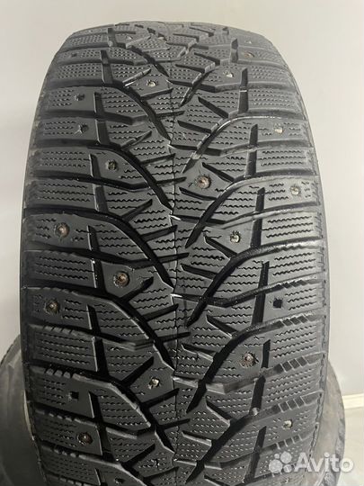 Bridgestone Blizzak Spike-02 235/45 R17