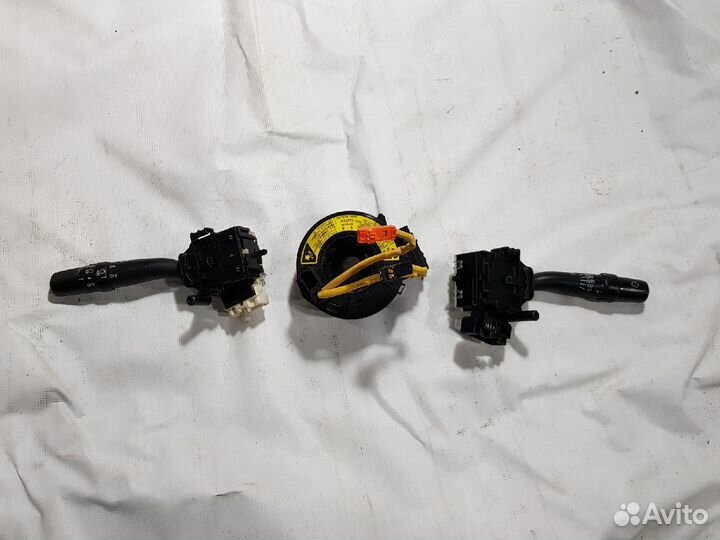 Подрулевой переключатель (шлейф) Toyota Camry 2005