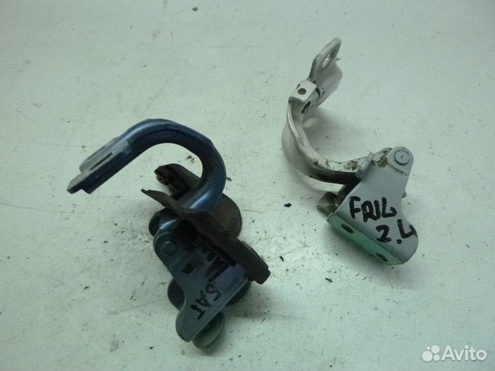 Петля двери багажника land rover freelander 2 2007