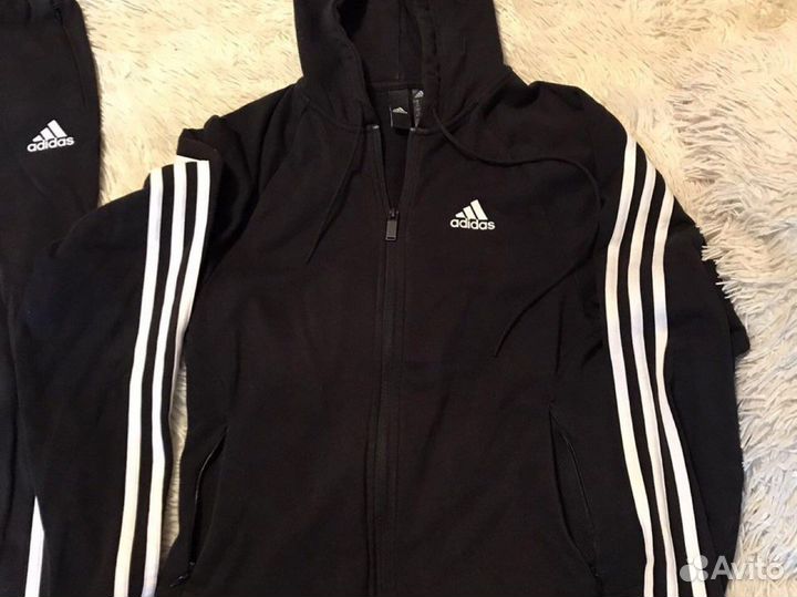 Спортивный костюм женский