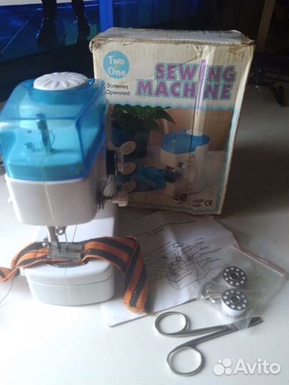 Портативная швейная машинка