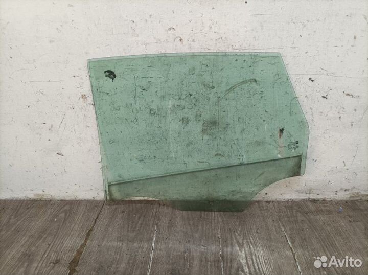 Стекло заднее правое Opel Astra J хетчбэк 5дв