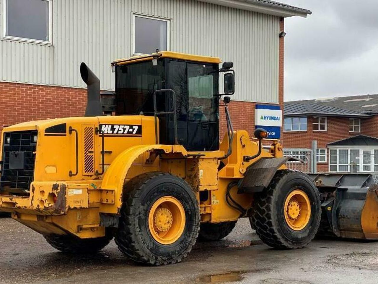 Hyundai HL 757