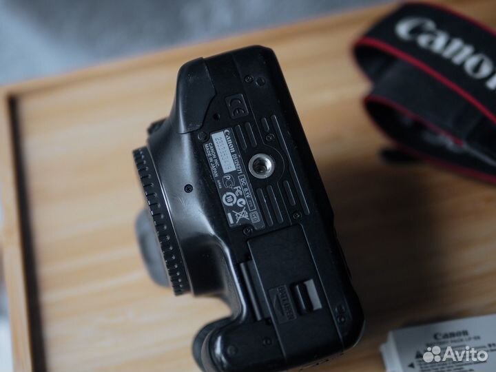Зеркальная фотокамера Canon EOS 550D Body