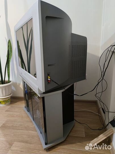 Телевизор с тумбой