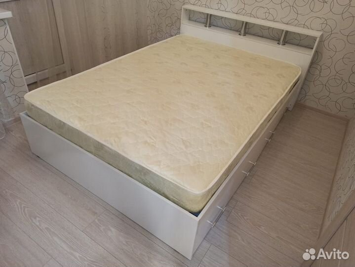 Кровать двуспальная 140х200