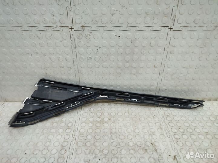 Молдинг бампера правый Volkswagen Touareg 3 CR