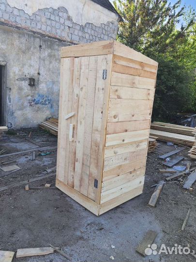 Туалет деревянный дачный