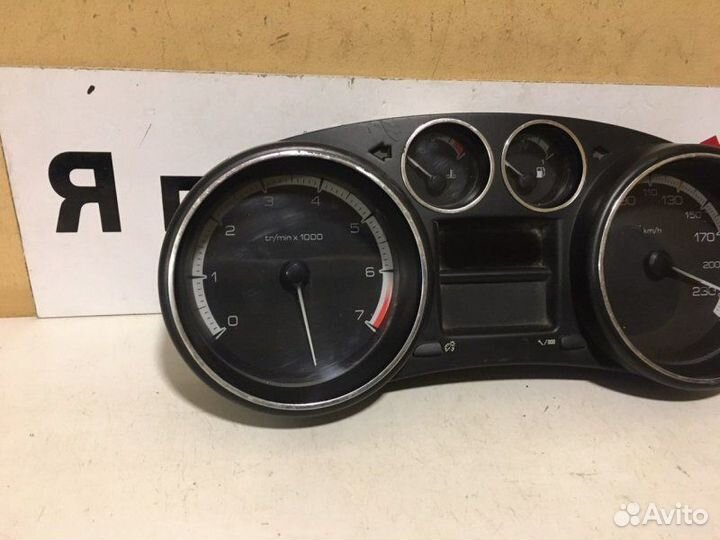 Панель приборов Peugeot 308