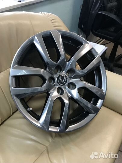 Оригинальные диски lexus NX 18 5*114,3 ET 35 60.1