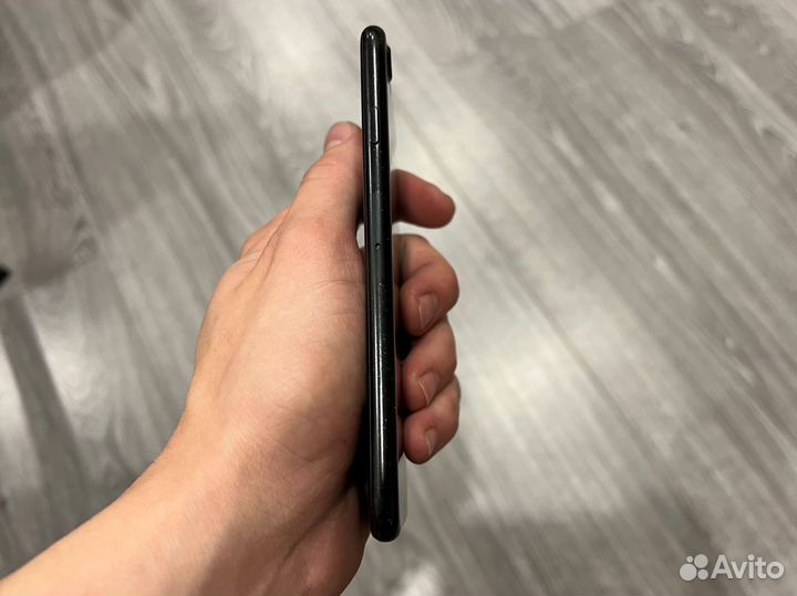 Телефон iPhone 7 Black