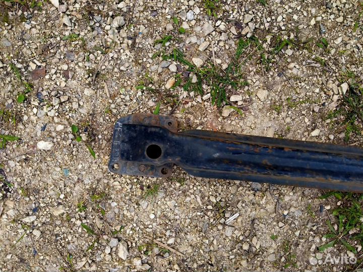 Усилитель заднего бампера Renault Megane 2