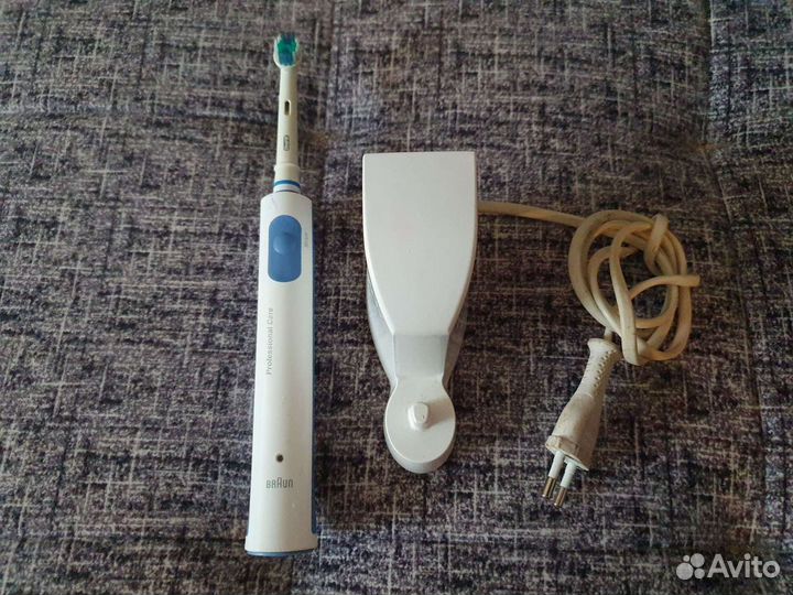 Зубная щетка Braun Oral-B Pro 4729