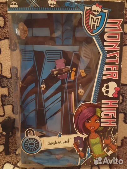 Монстр Хай Клодин с коробкой