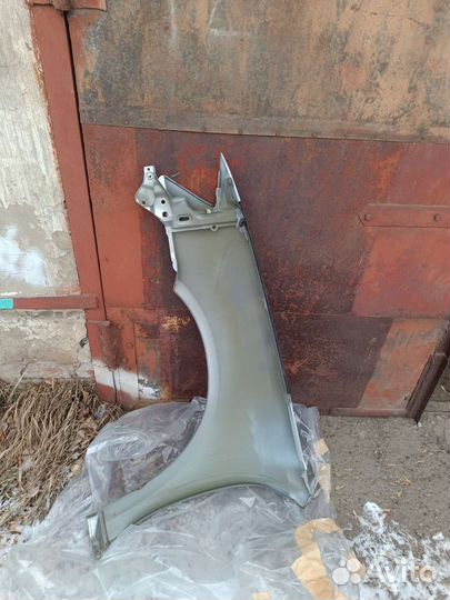Крыло правое передние на Subaru Legacy