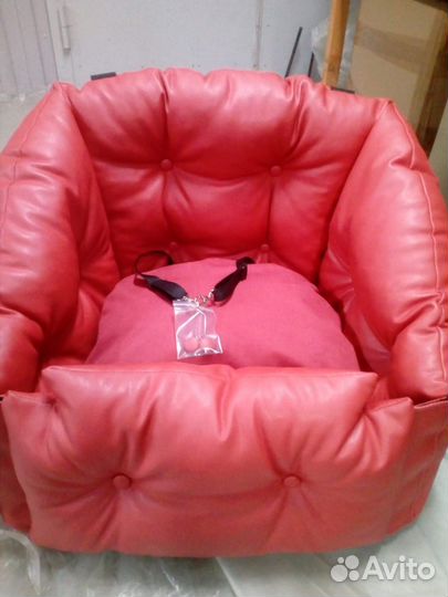 Автокресло для средних собак