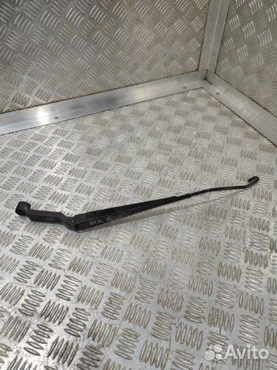 Поводок стеклоочистителя передний правый Geely Mk