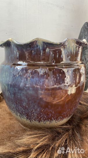 Глиняный горшок для цветов