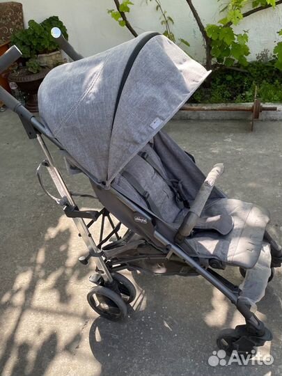 Прогулочная коляска-трость chicco