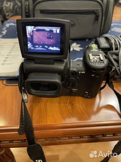 Цифровой фотоаппарат sony DSC-R1