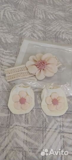 Повязка на голову и пинетки нарядные