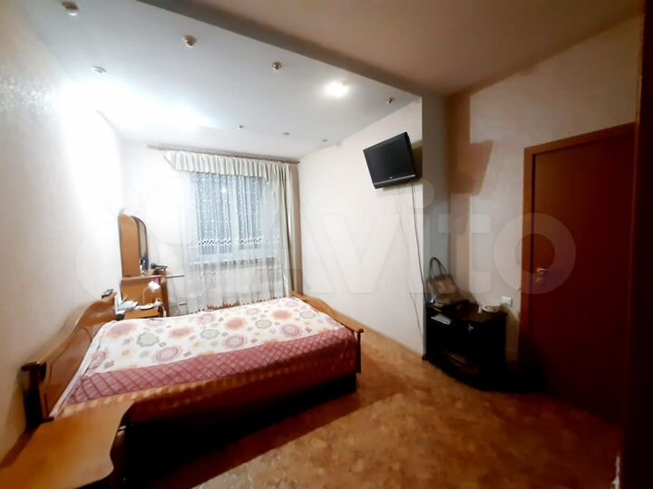 3-к. квартира, 142 м², 1/4 эт.