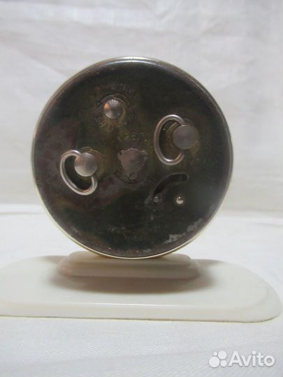 Часы-будильник 