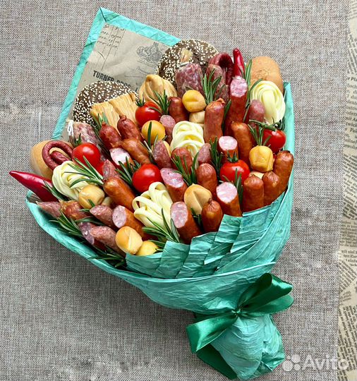 Колбасный букет; съедобный мясной мужской букет