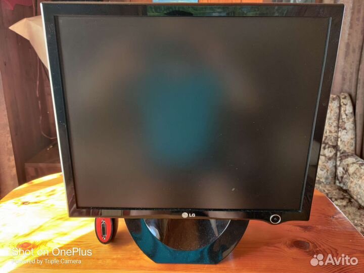 Монитор LG flatron L1900E-BF